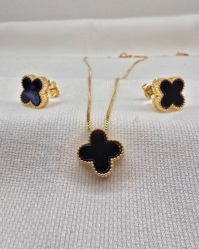 Conjunto trevo preto liso banho ouro 18k - 45cm