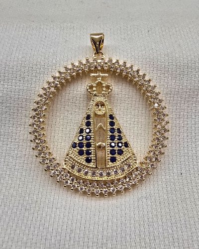 Pingente Nossa Senhora Aparecida cravejada banho ouro 18k - 3,5cm