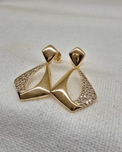 Foto 51: Brinco cravejado zirconia banho ouro 18k - 2,8cm - R$110,00